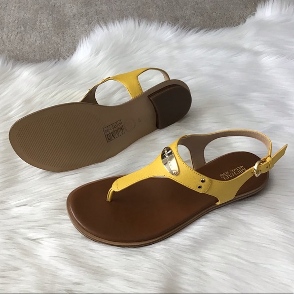 MICHAEL KORS Leather Thong Flat Sandals - Picture 8 of 8